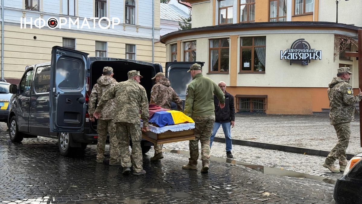 У Коломиї зустріли скорботний кортеж з тілом Сергія Іванюка 4