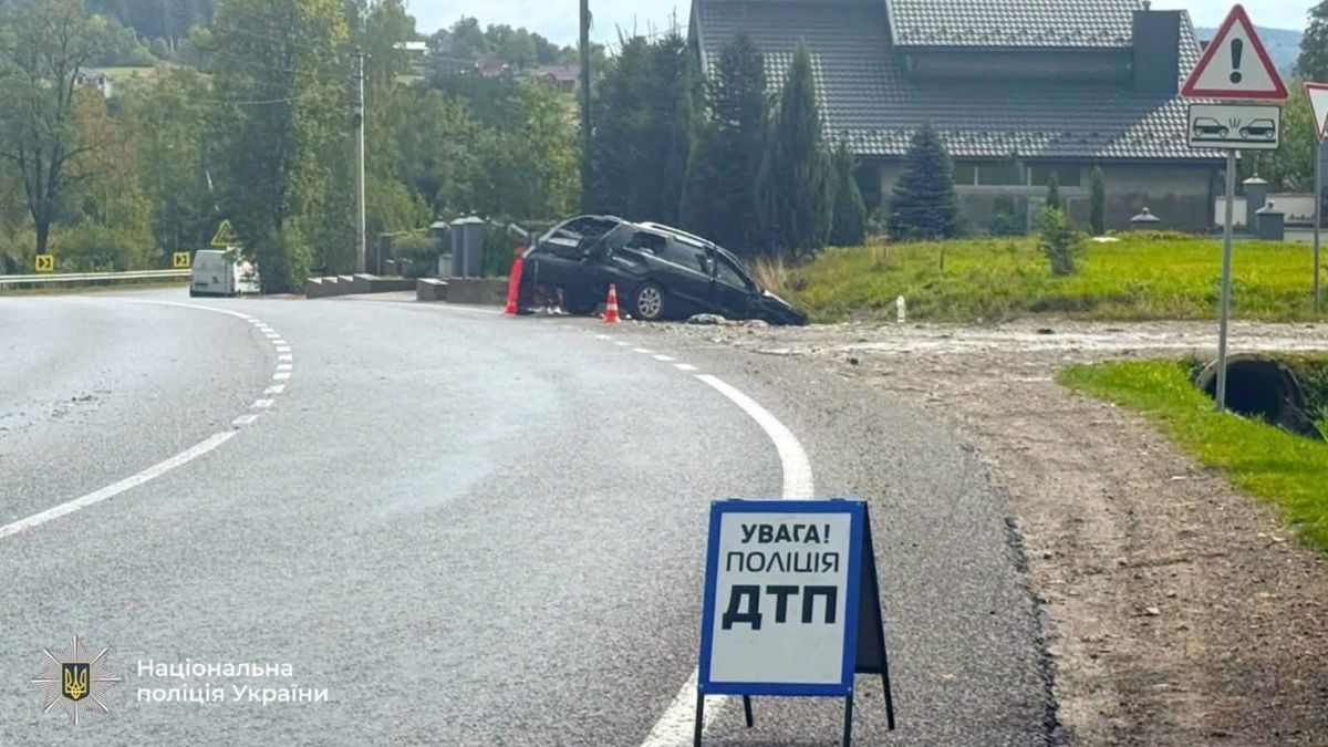 Виїхав на зустрічну: у ДТП в Делятині постраждали четверо людей, зокрема дитина