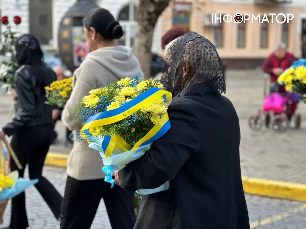 Чин похорону воїна Сергія Іванюка відбувся в Коломиї 9