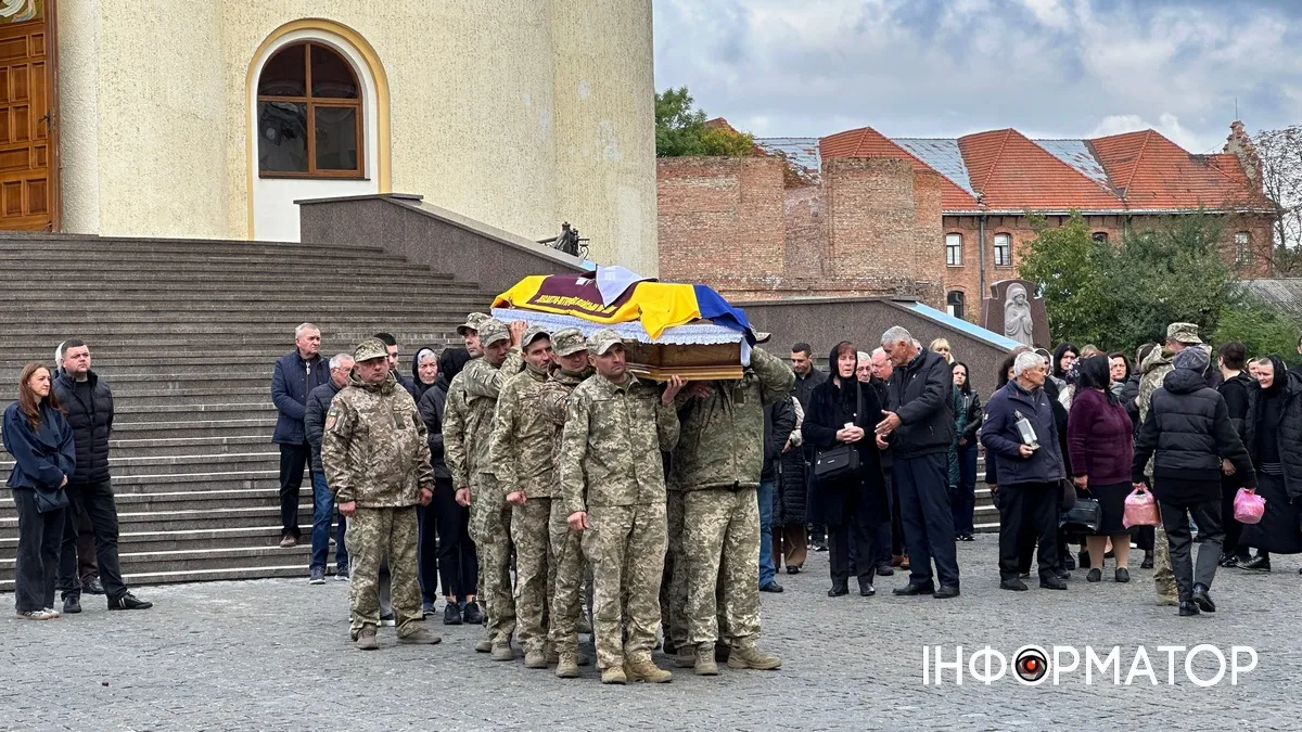 Чин похорону воїна Сергія Іванюка відбувся в Коломиї 5