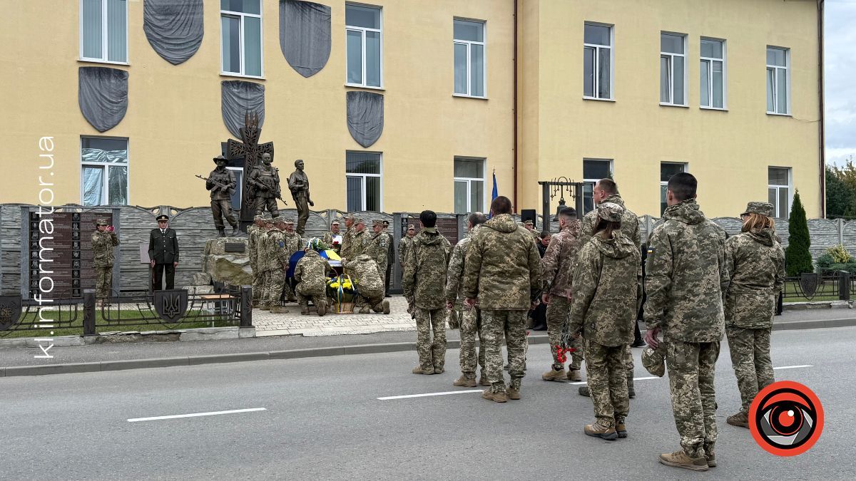 До Коломиї "на щиті" повернувся захисник Ігор Геник 9
