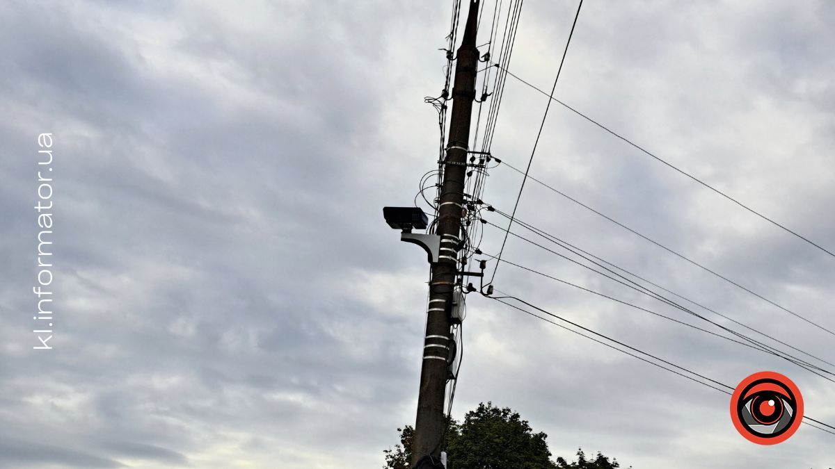 У Коломиї на вулиці Карпатській встановили камери автофіксації порушень ПДР 1