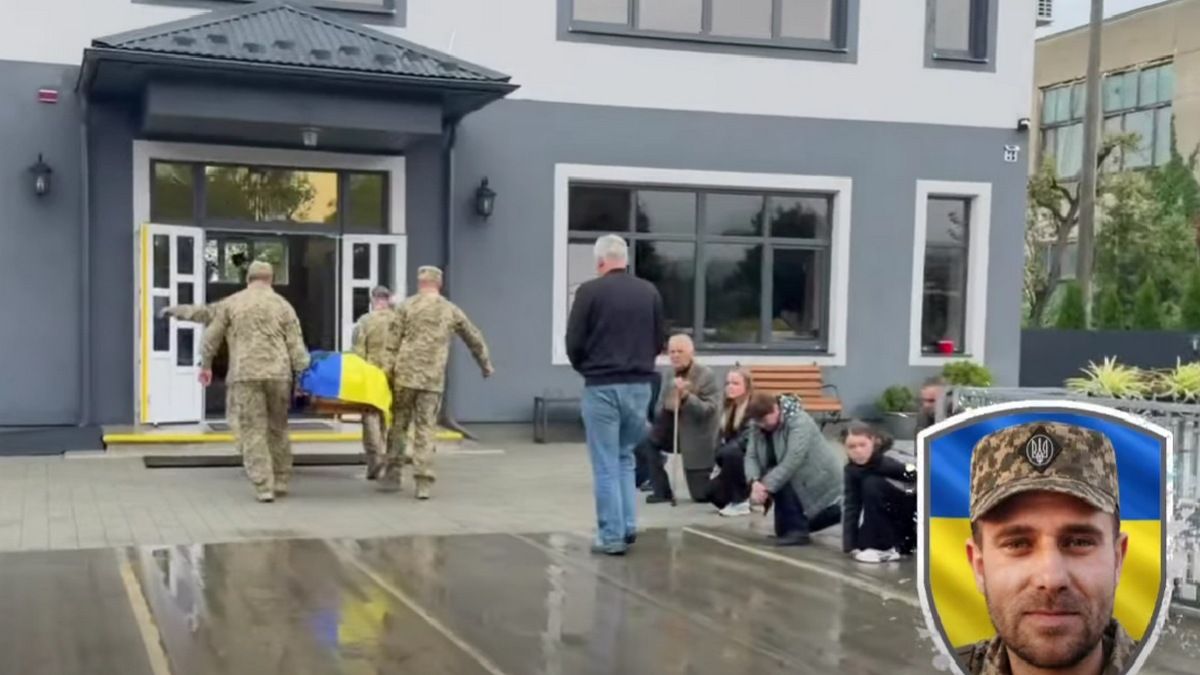 Надвірна зустріла полеглого Героя Костика Руслана 4