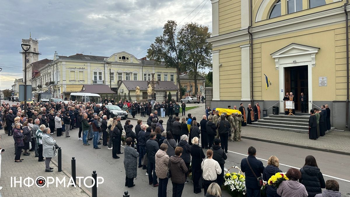 Вмів підтримати, допомогти і захистити: у Коломиї відбулося прощання із Ростиславом Стражником 13