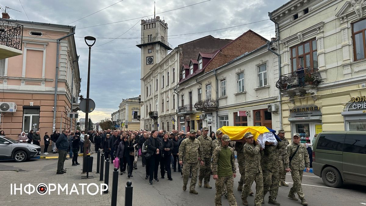 Вмів підтримати, допомогти і захистити: у Коломиї відбулося прощання із Ростиславом Стражником 11