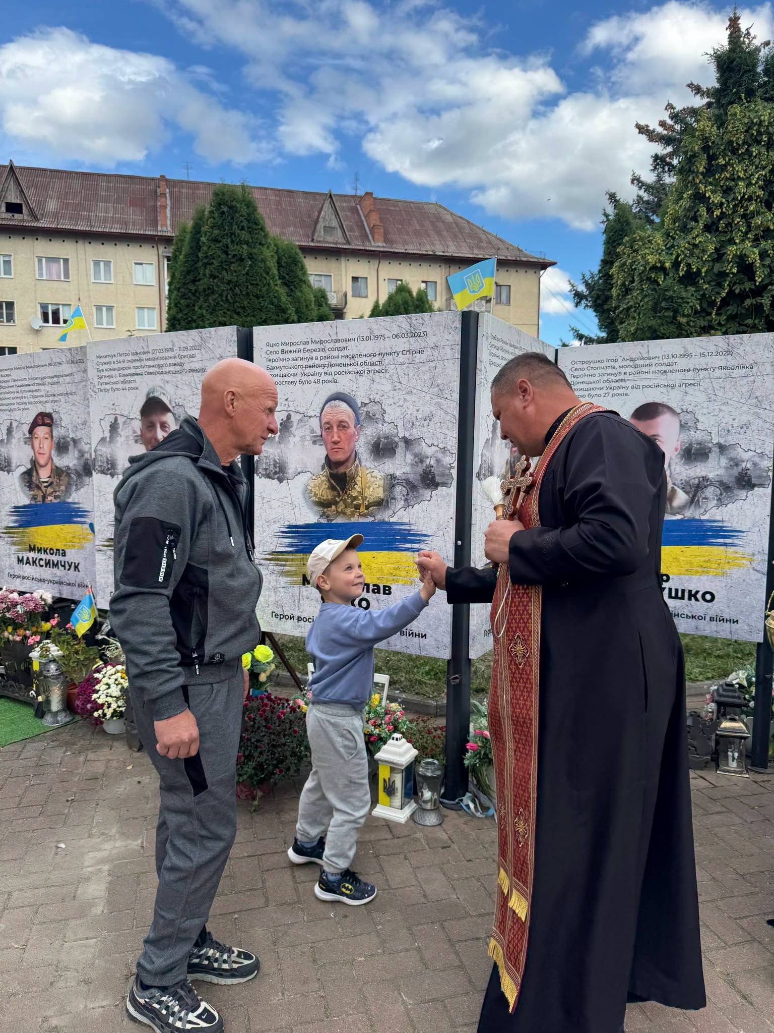 У Косові освятили пам’ятня банери та вшанували полеглих захисників 2
