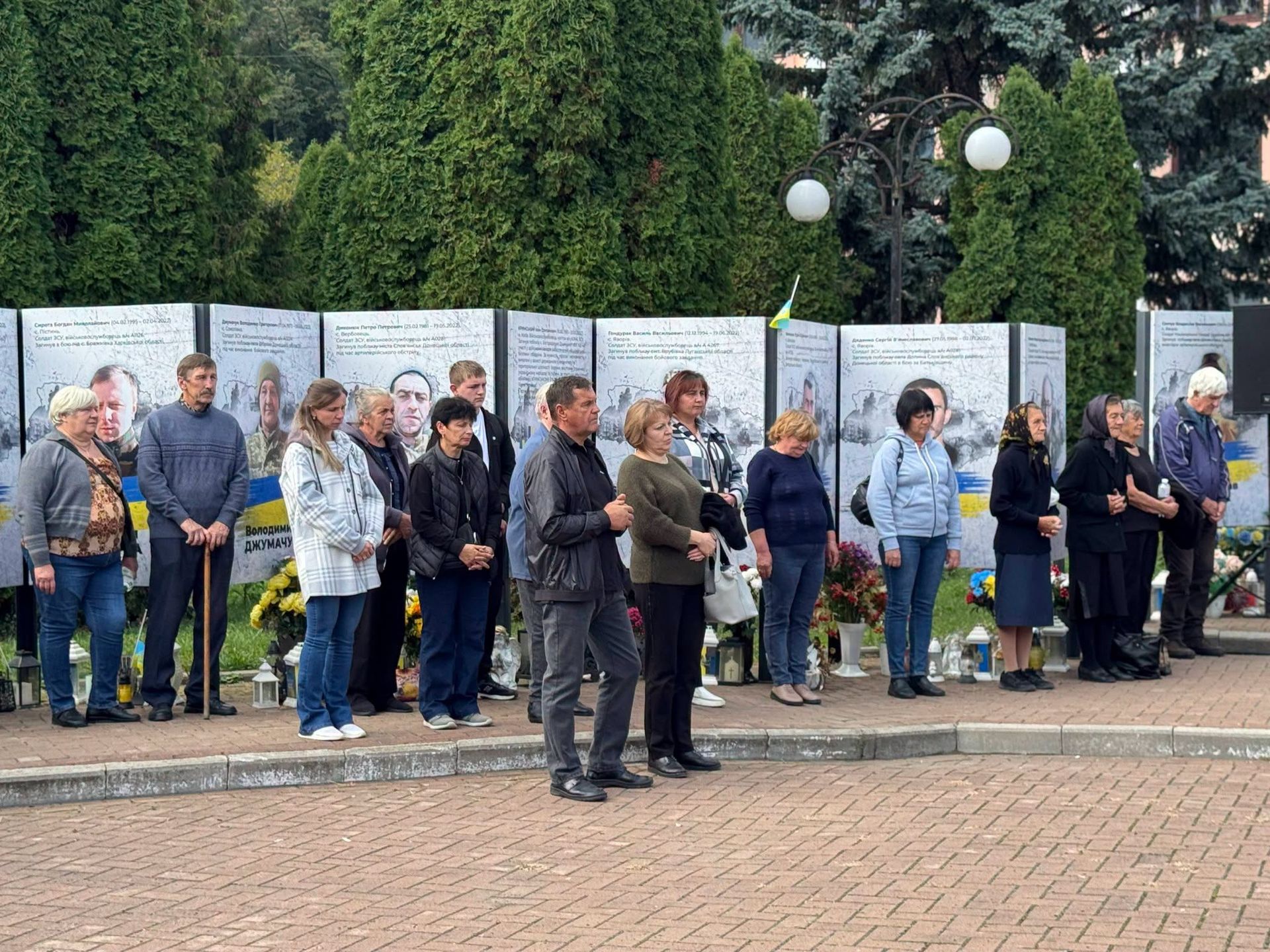 У Косові освятили пам’ятня банери та вшанували полеглих захисників 10
