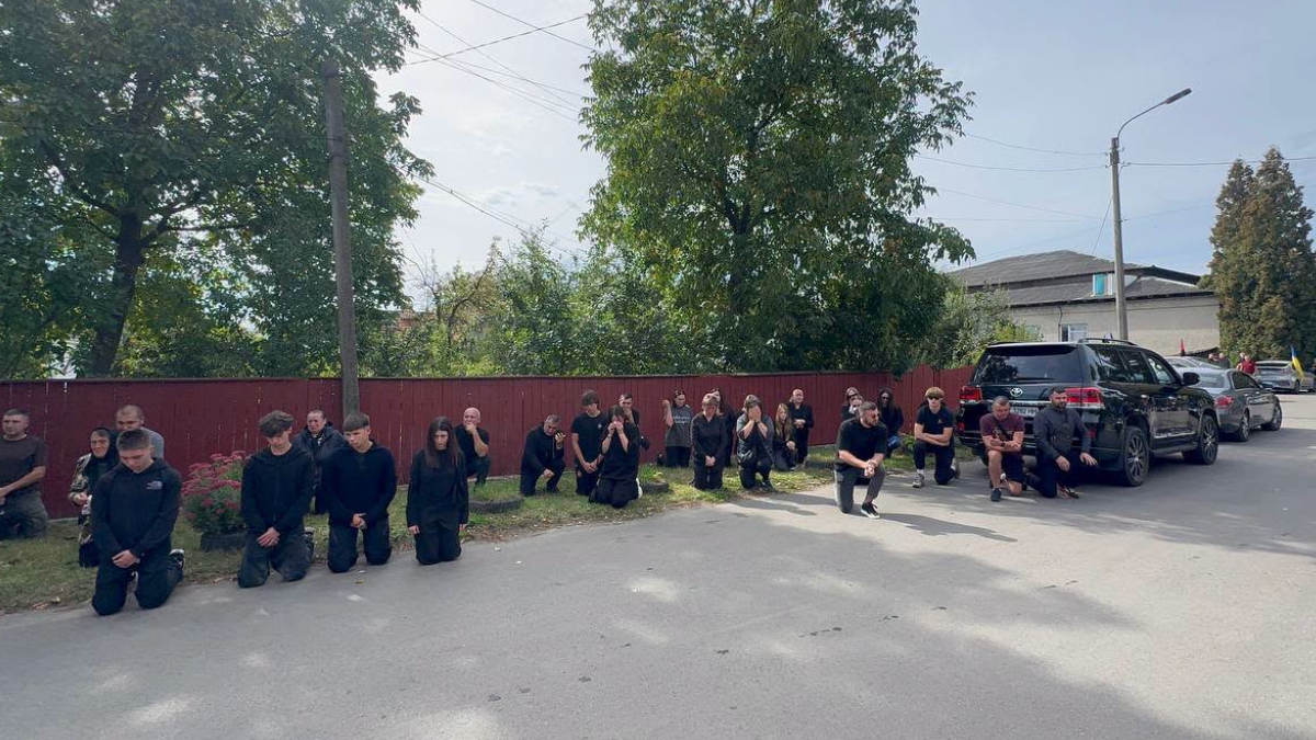До рідного дому назавжди повернувся захисниник із Сопова Іван Филипів 2