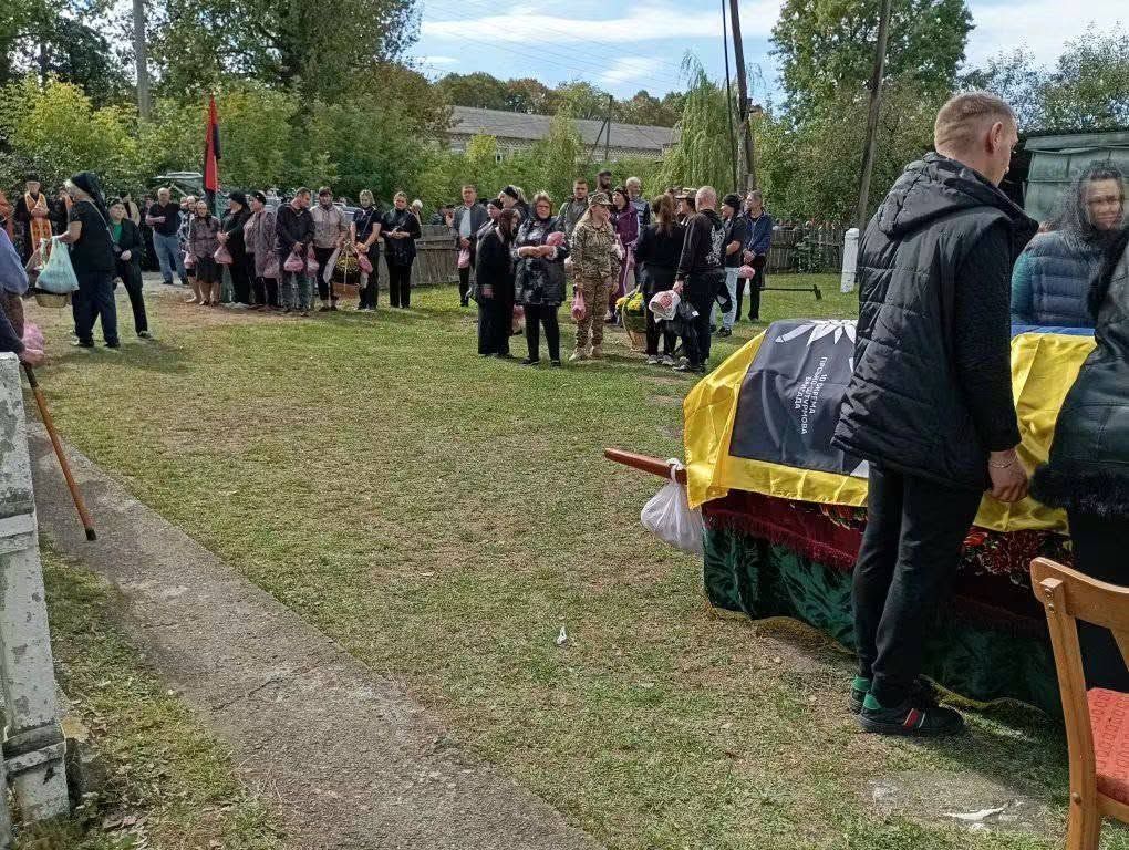 Чин похорону захисника Олександра Герасименка відбувся на Коломийщині 3