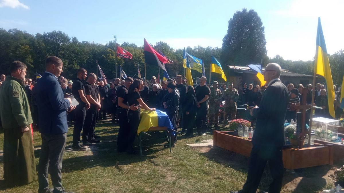 На вічний спочинок у Великій Кам'янці провели ветерана Мирослава Маціканича 6