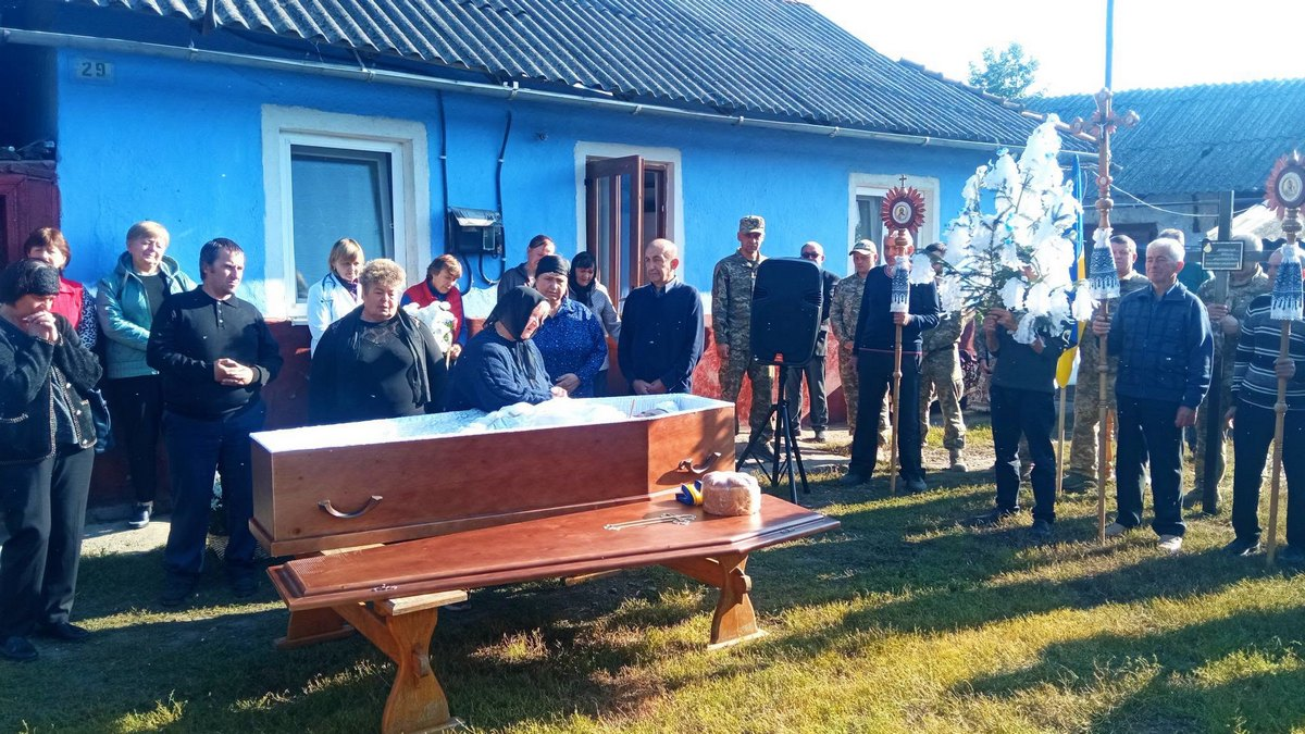 У П'ядицькій громаді попрощалися із померлим захисником Василем Мельничуком 2