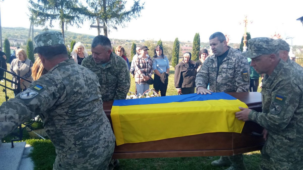 У П'ядицькій громаді попрощалися із померлим захисником Василем Мельничуком 4