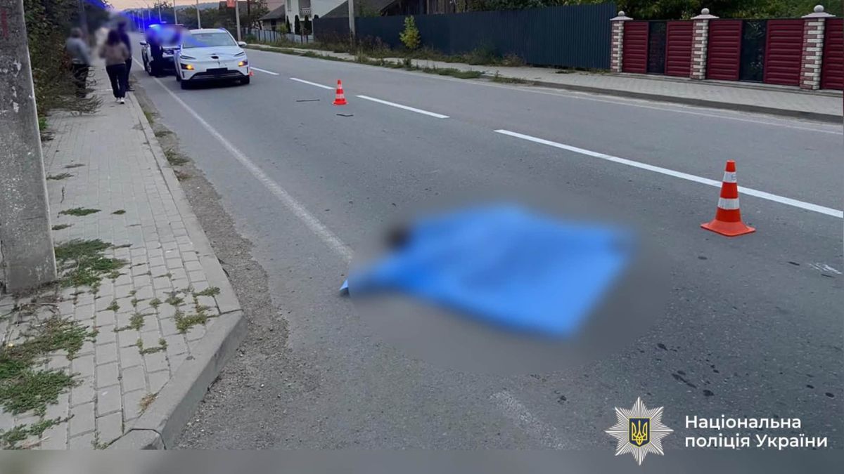На Надвірнянщині під колесами кросовера загинула 90-річна жінка: деталі ДТП