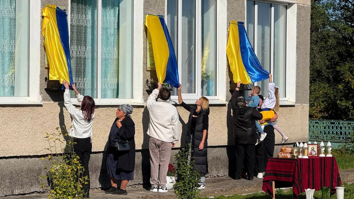 У Воронському ліцеї вшанували пам’ять полеглих захисників України відкриттям меморіальних дошок 3