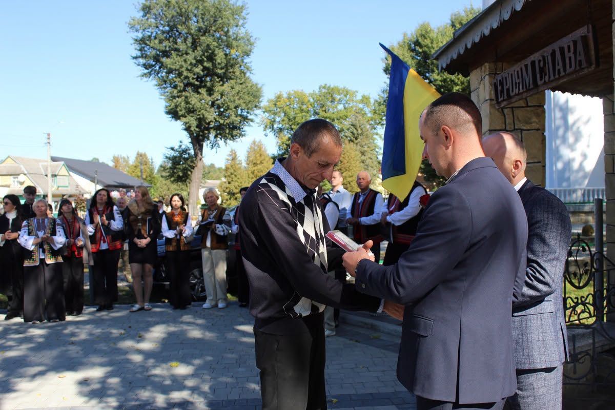 У Делятині нагородили 11 захисників: двох із них — посмертно 15