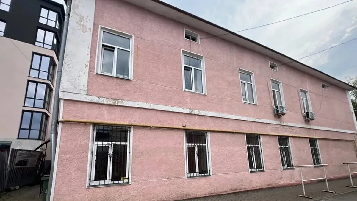 З молотка за мінімум 23 млн грн: приміщення, де в Коломиї розміщується міграційна служба, продають з аукціону 5