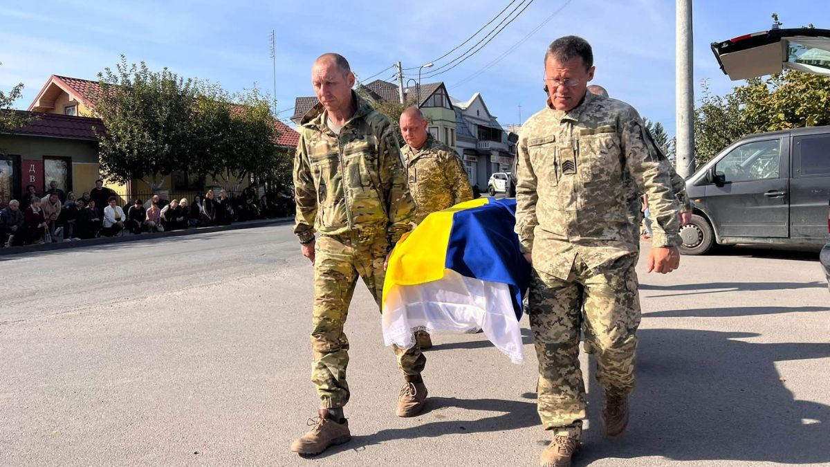 У Городенці "на щиті" зустріли полеглого захисника Василя Романюгу