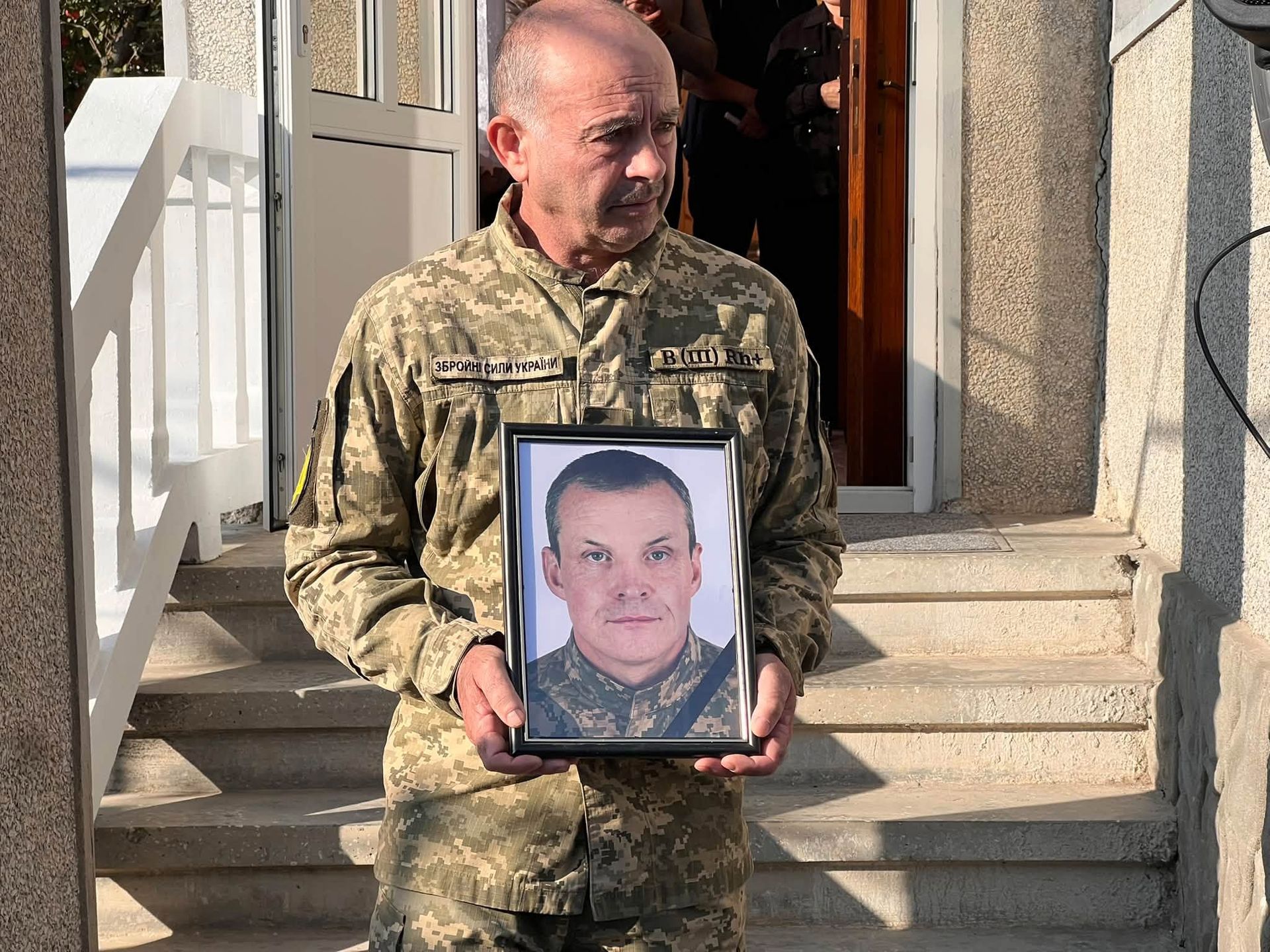 У Городенці провели в останню путь полеглого захисника Василя Романюгу 1