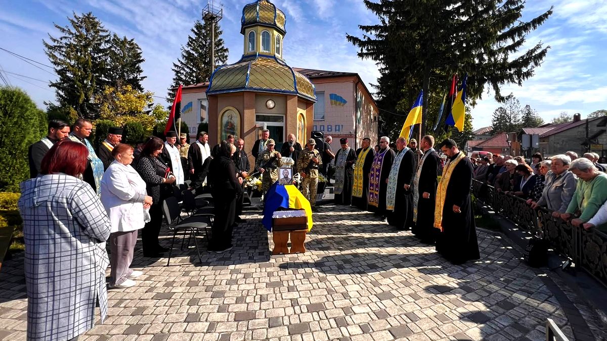 На щиті до Городенківської громади повернувся воїн Бірюков Олексій 4