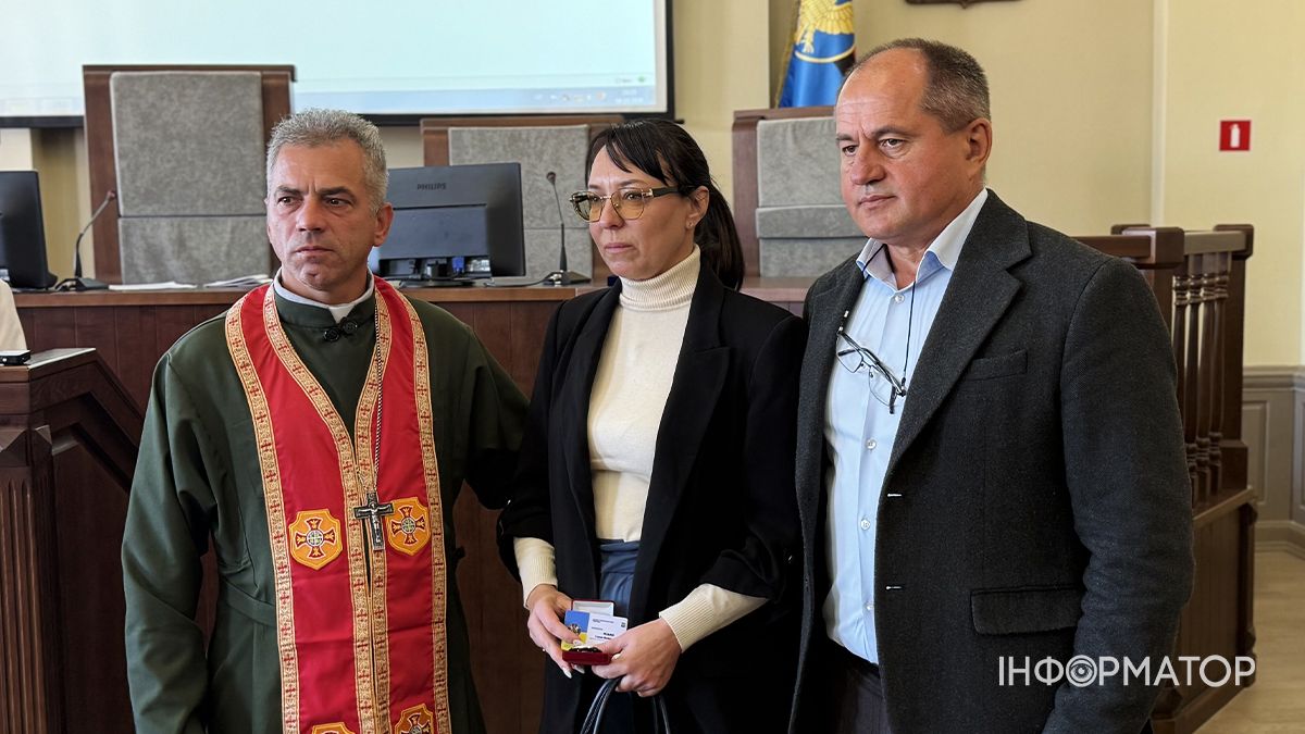 Шана і вдячність за подвиг синів: у Коломиї вдруге вручили особливу відзнаку «Мати Героя». 25