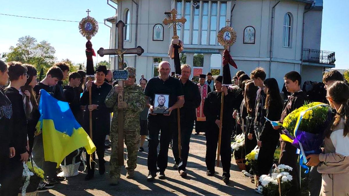 В останню путь на Городенківщині провели Олексія Бірюкова 7