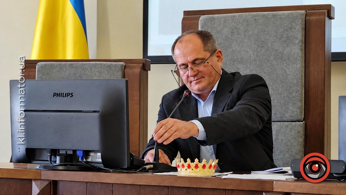 Мер з короною і образа ветерана: як у ратущі сперечелися щодо звільнення Віталія Гурника 3