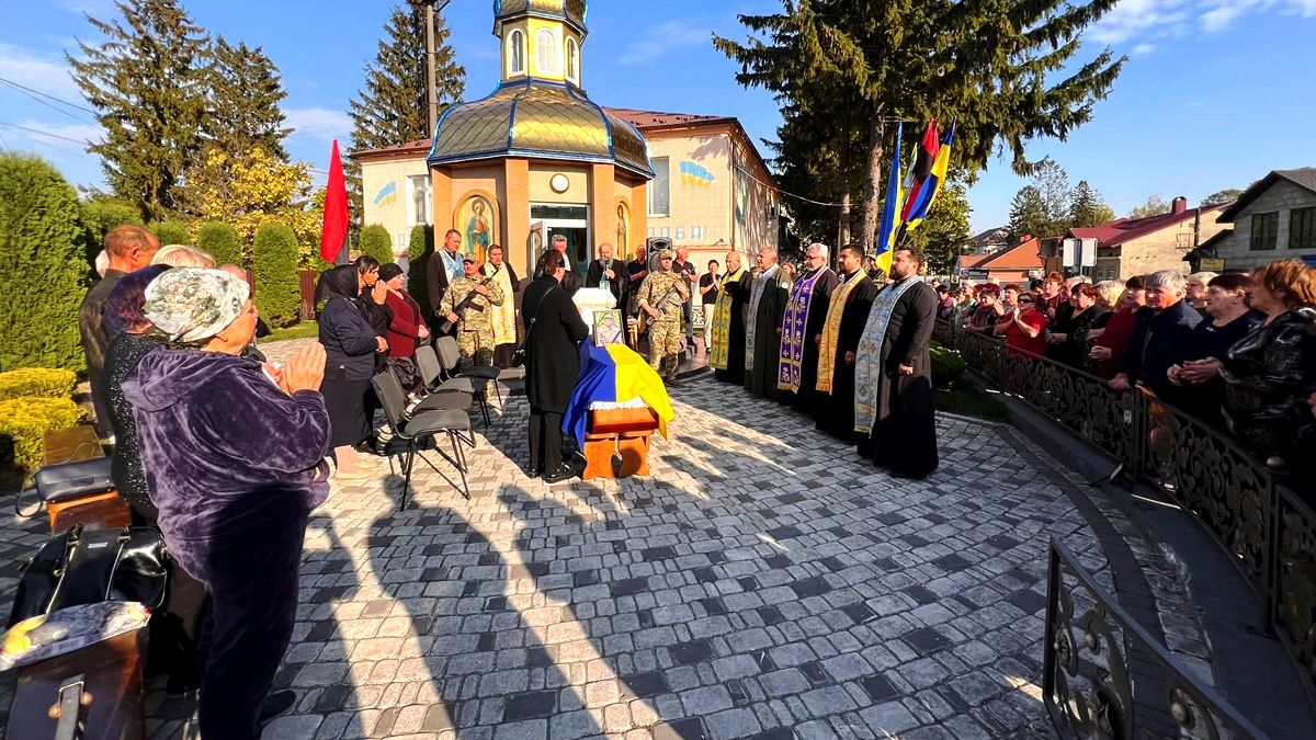 Чин похорону воїна Любомира Вінтоника пройшов у Городенці 2