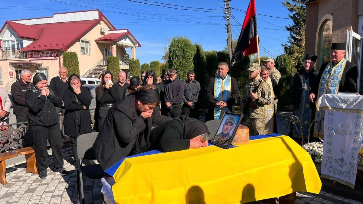 На щиті до Городенківської громади повернувся захисник Микола Мороз 4