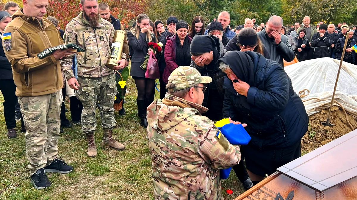 Городенківщина провела в останню дорогу воїна Миколу Мороза 7
