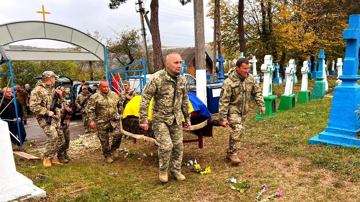 Городенківщина провела в останню дорогу воїна Миколу Мороза 6