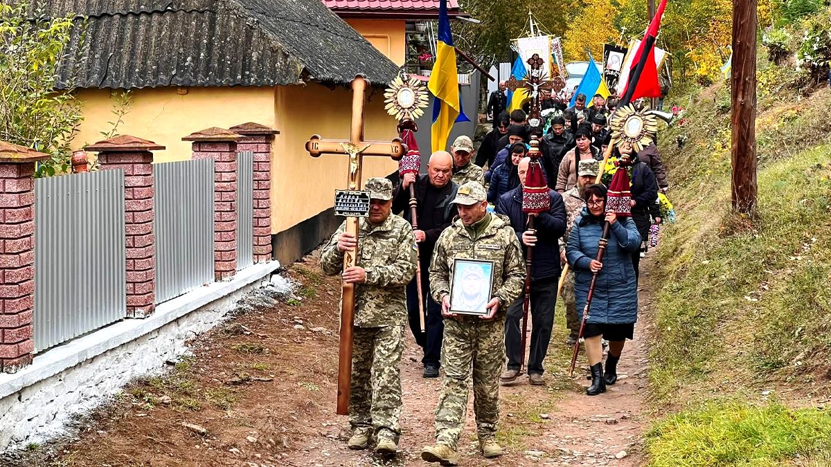 Городенківщина провела в останню дорогу воїна Миколу Мороза 4