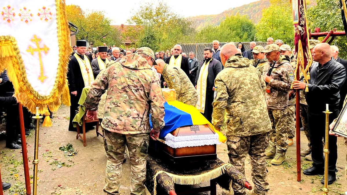 Городенківщина провела в останню дорогу воїна Миколу Мороза 2
