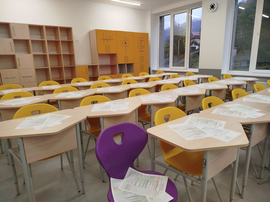 У Ворохтянському ліцеї оновили дев'ять навчальних кабінетів та спортзал 3