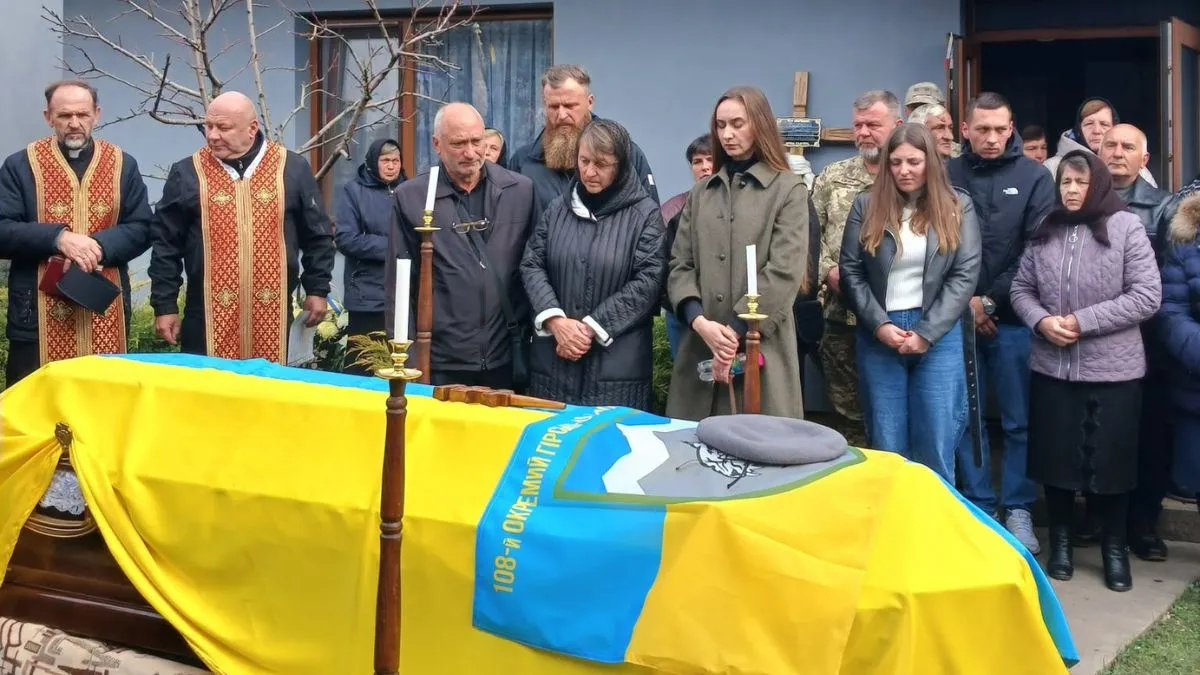 У Хом’яківці попрощалися із захисником Дмитром Дмитрюком