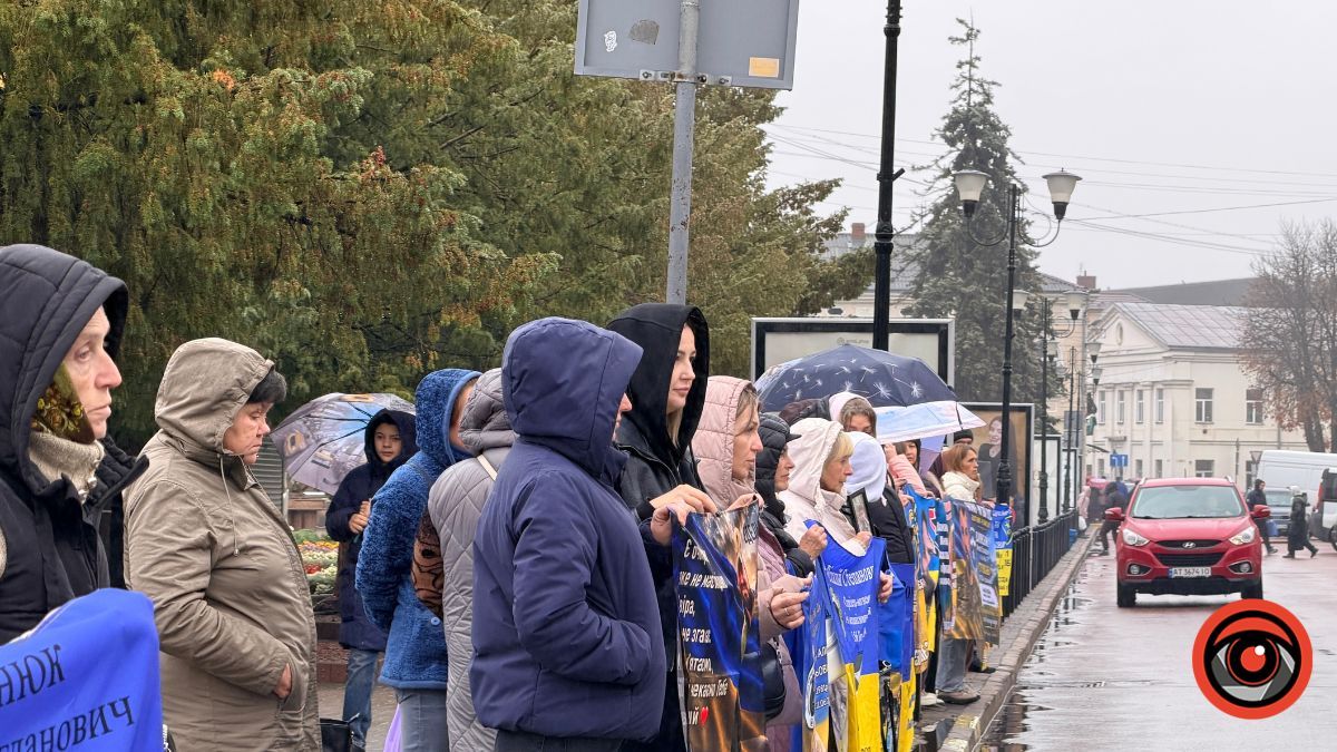 Акція-нагадування про зниклих безвісти та полонених захисників пройшла у Коломиї 5