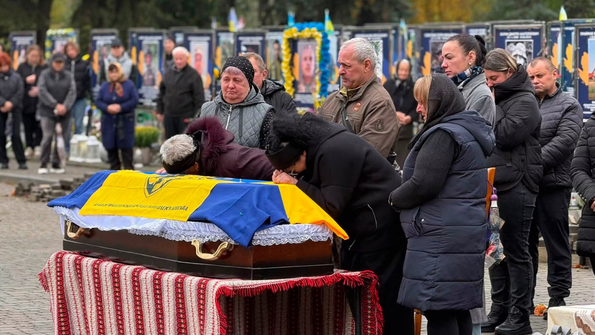 На вічний спочинок до Отинії повернувся Максим Чужак (Захарчук) 5