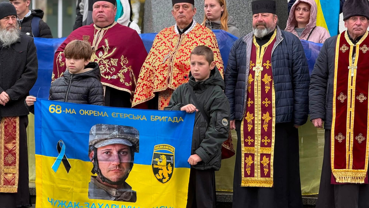 На вічний спочинок до Отинії повернувся Максим Чужак (Захарчук) 4