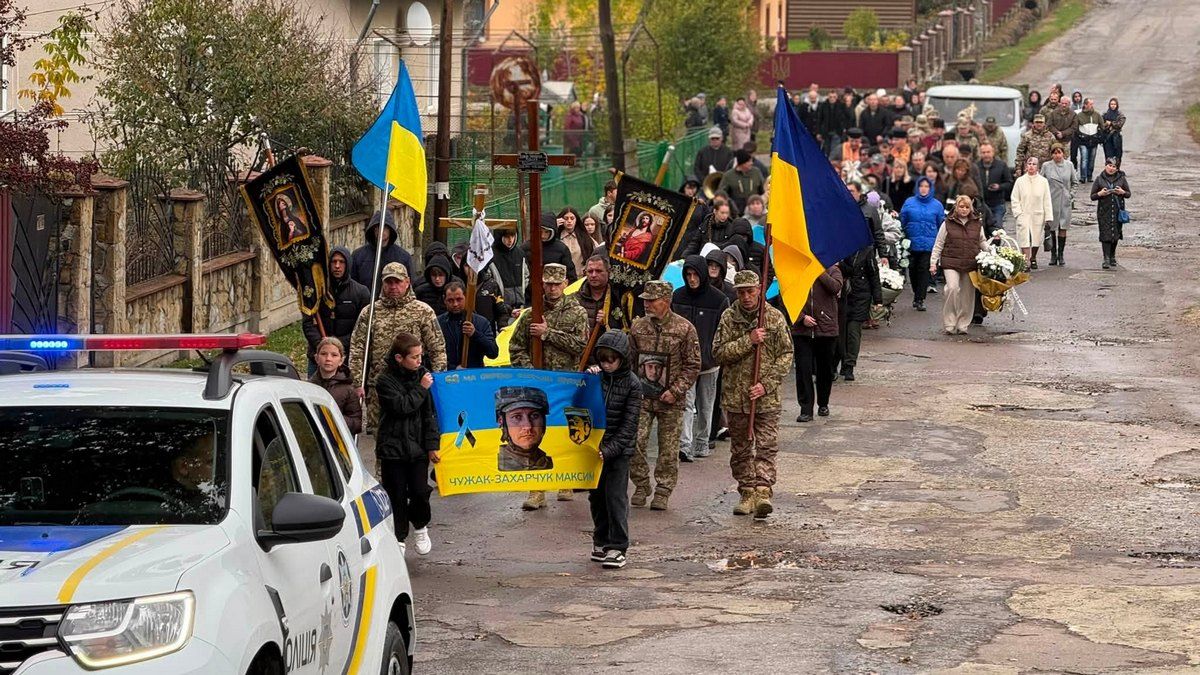 Отинія провела в останню путь воїна Максима Чужака (Захарчука)