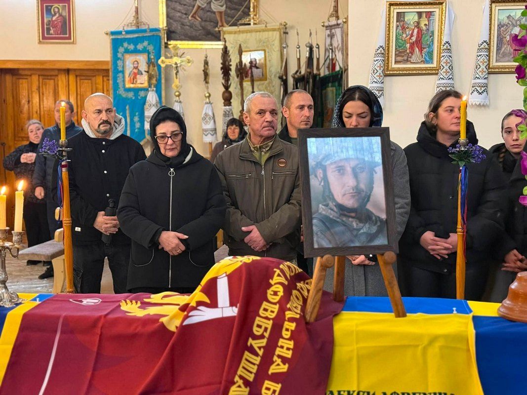 Громада Отинії провела в останню путь воїна Максима Чужака (Захарчука) 2