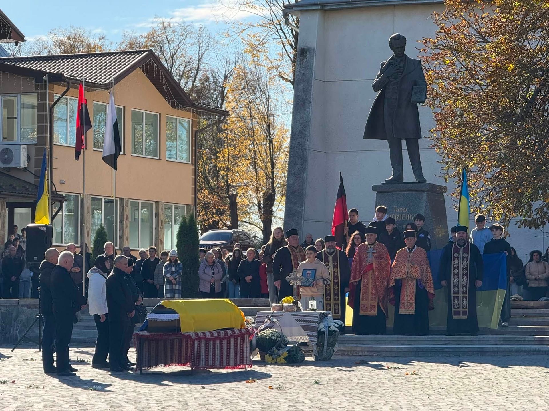 В Отинії "на щиті" зустріли воїна "десятки" Миколу Андрейчука 1