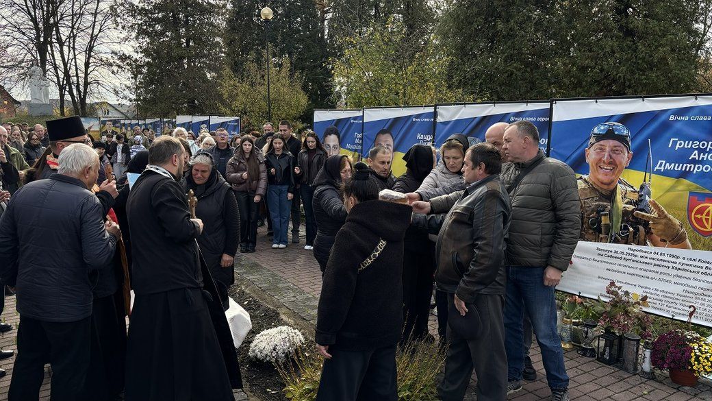 На Коломийщині у день народження вшанували пам'ять полеглого воїна Михайла Кавацюка 5