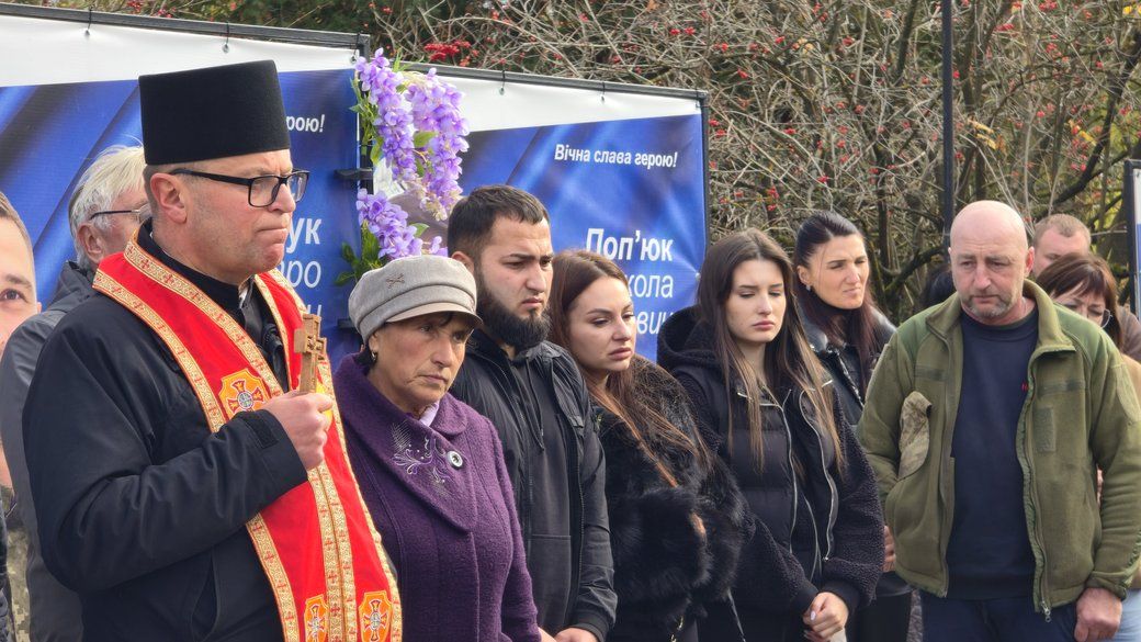 Поминальна панахида за воїном. Фото: Суспільне Івано-Франківськ Поминальна панахида за воїном. Фото: Суспільне Івано-Франківськ