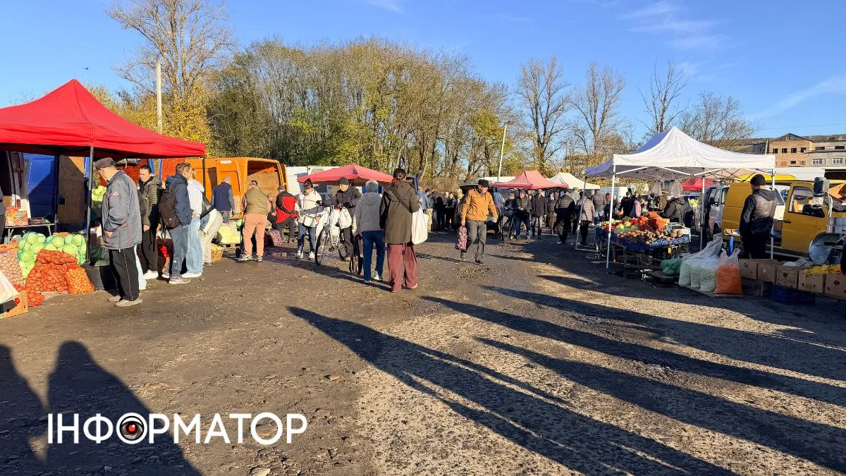 Осінній колорит суботнього базару: фоторепортаж з коломийської "Торговиці" 9