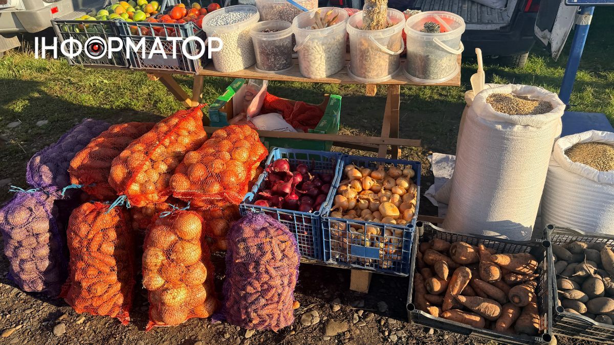 Осінній колорит суботнього базару: фоторепортаж з коломийської "Торговиці" 17