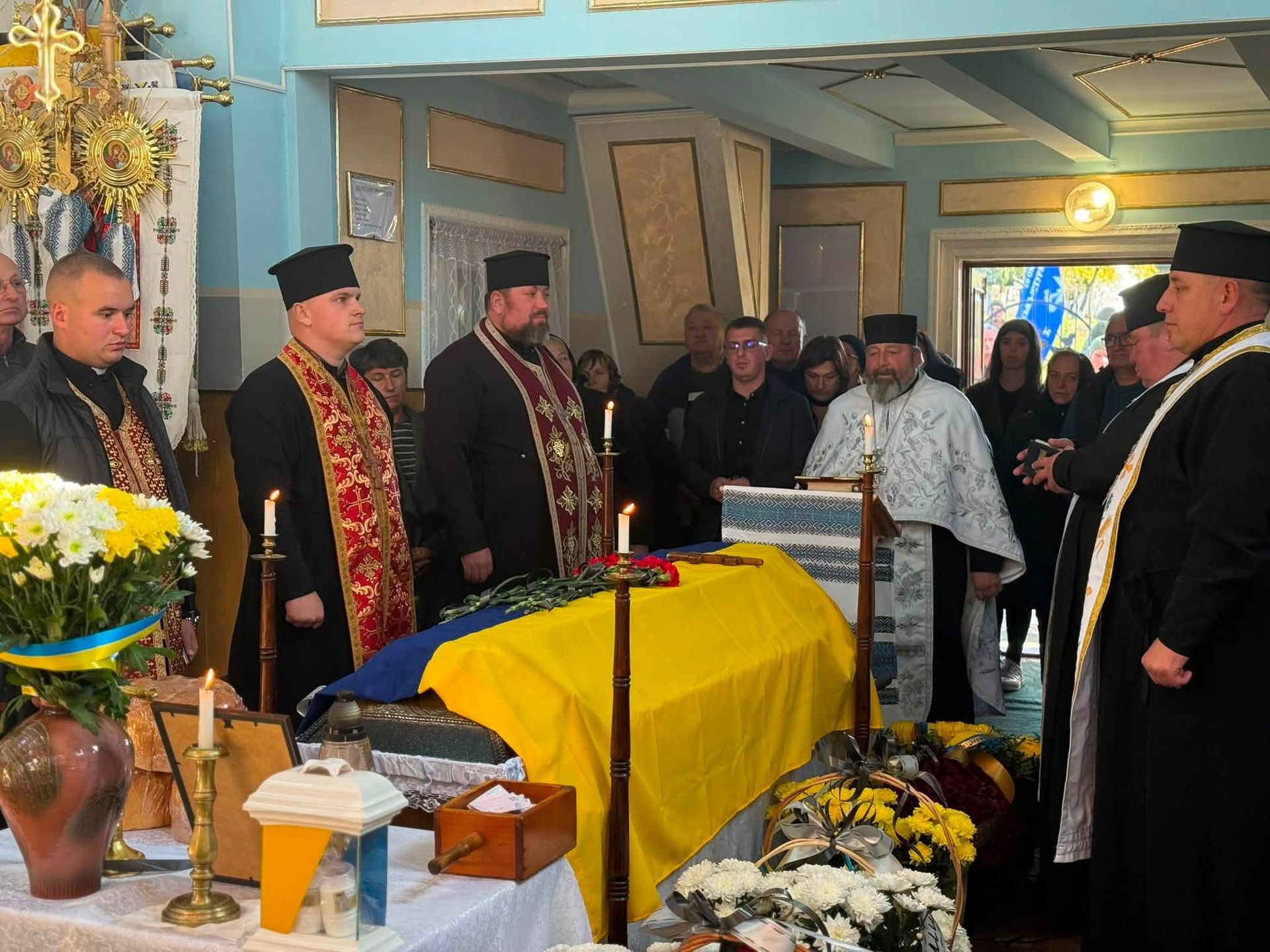 На Коломийщині попрощалися з бійцем 10-ї ОГШБр Миколою Андрейчуком 2