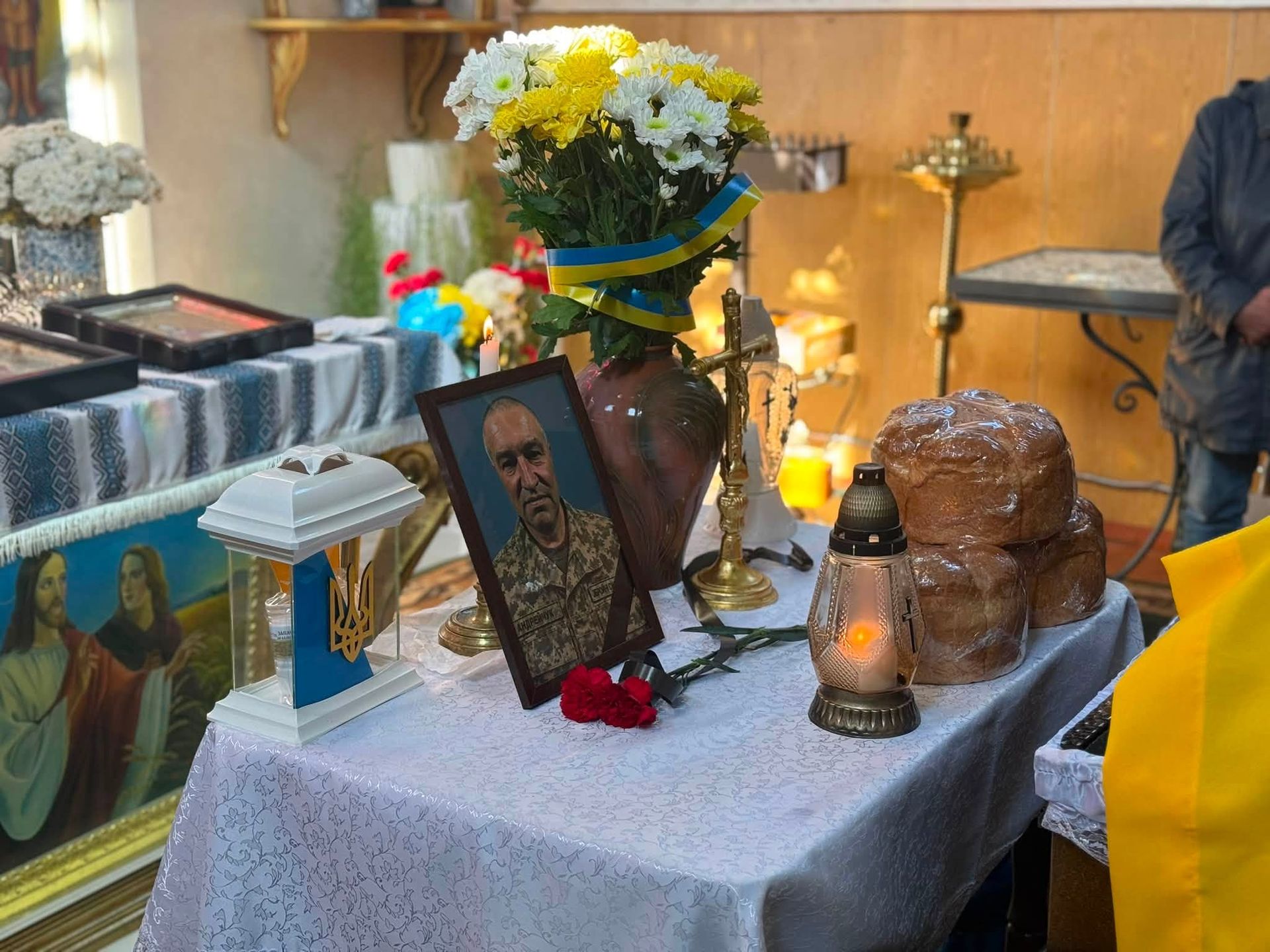 На Коломийщині попрощалися з бійцем 10-ї ОГШБр Миколою Андрейчуком 1