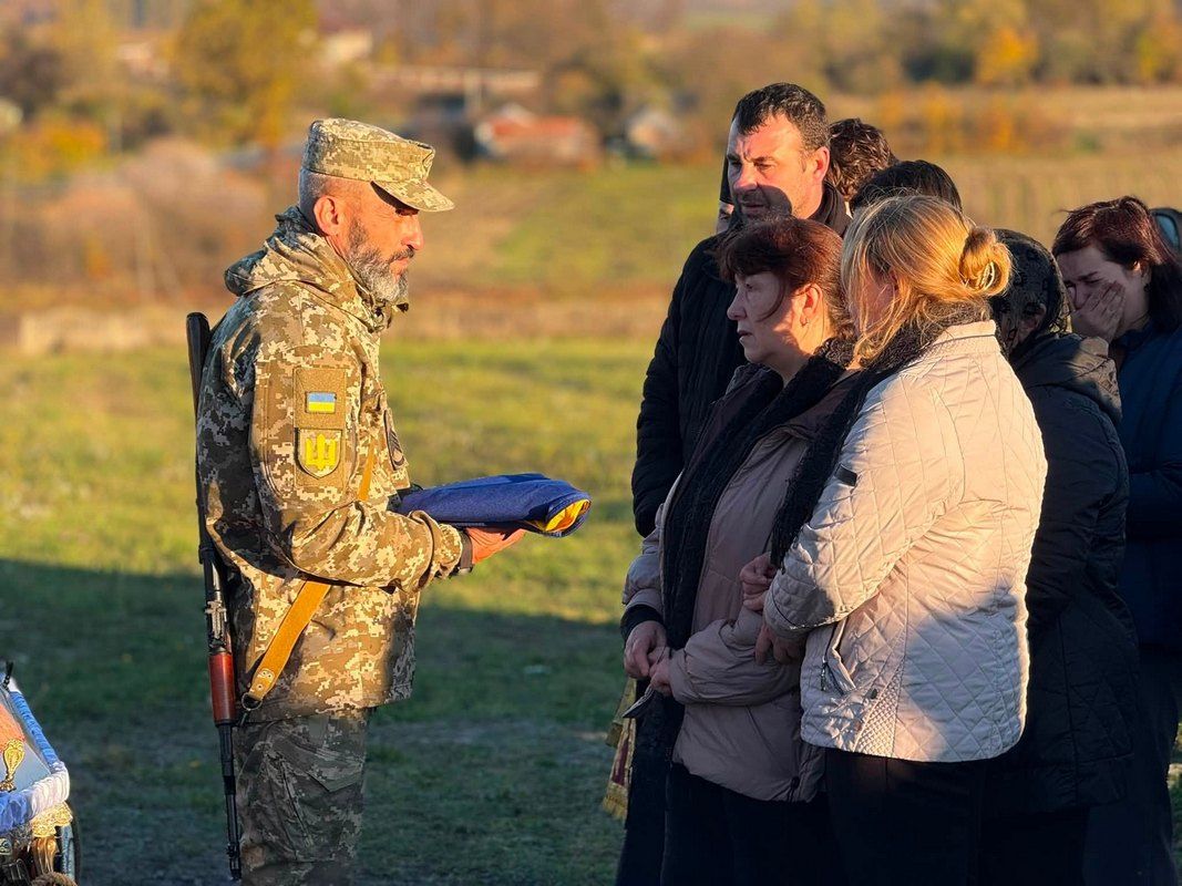 На вічний спочинок в Отинії провели Героя Ярослава Малашинського 9