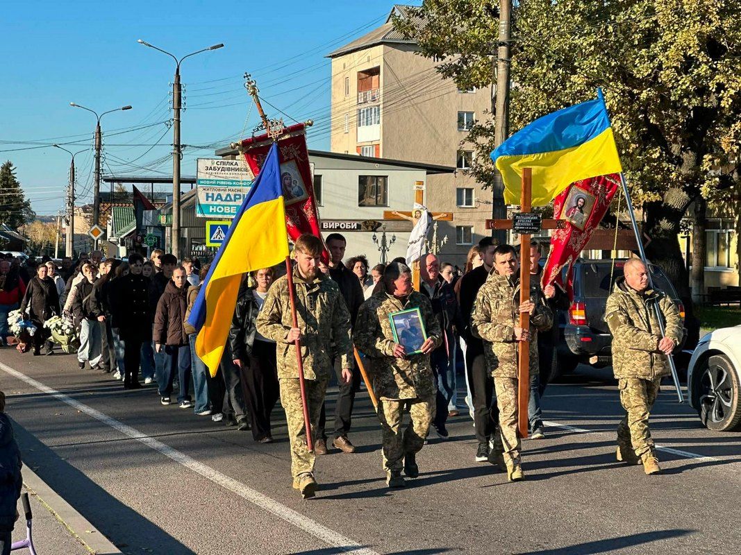 На вічний спочинок в Отинії провели Героя Ярослава Малашинського 6