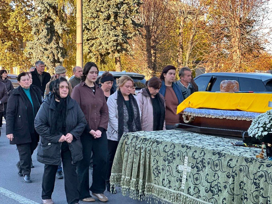 На вічний спочинок в Отинії провели Героя Ярослава Малашинського 4
