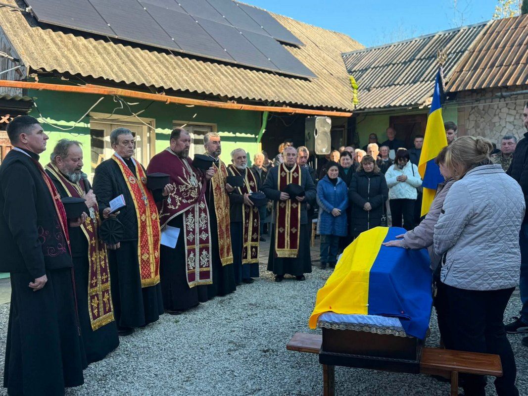 На вічний спочинок в Отинії провели Героя Ярослава Малашинського 1